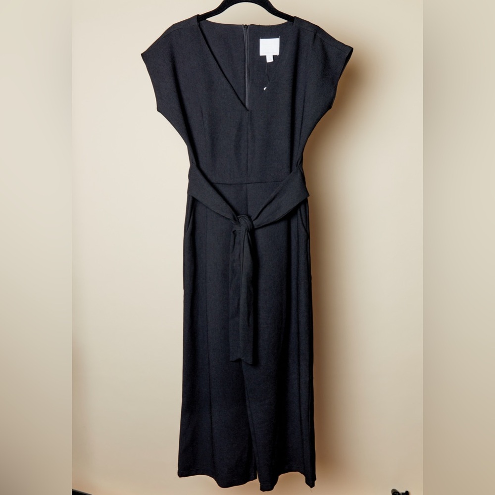 Anthropologie ett twa Black Cap Sleeve Jumpsuit. Wide leg crop
